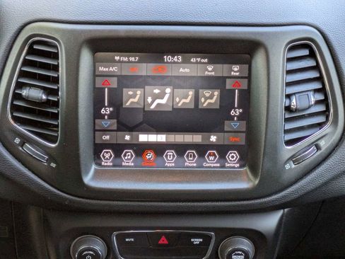 Used 2019 Jeep Compass Trailhawk AWD/4WD image 28