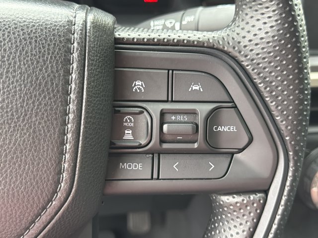 Used 2025 Toyota Tacoma SR5 AWD/4WD image 25