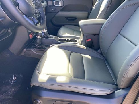 New 2026 Jeep Gladiator Mojave AWD/4WD image 43