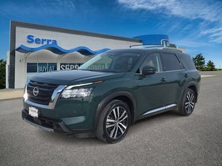 Used 2023 Nissan Pathfinder Platinum AWD/4WD video 1