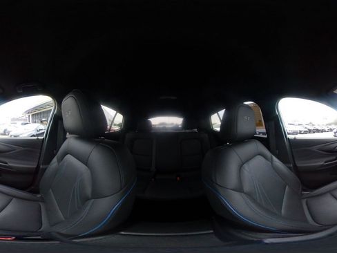 Used 2025 Buick Envista Sport Touring image 40