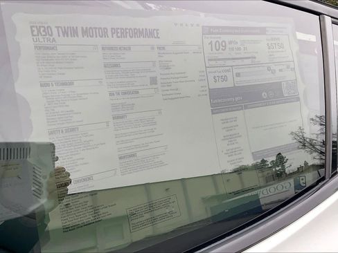 New 2025 Volvo EX30 Ultra w/ Protection Package Premier image 37