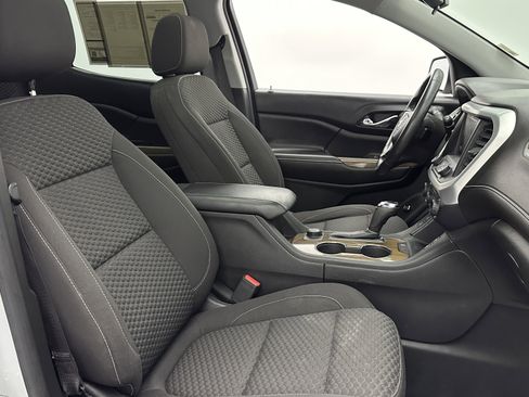 Used 2017 GMC Acadia SLE image 32