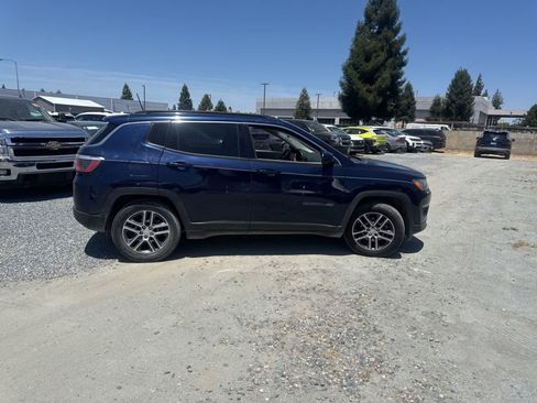 Used 2020 Jeep Compass Latitude FWD image 4
