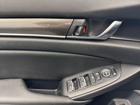 Used 2020 Honda Accord LX image 10