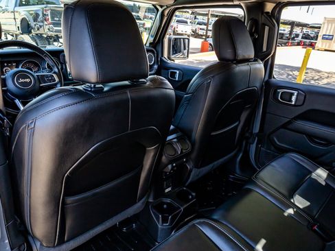 Used 2021 Jeep Gladiator Overland w/ Popular Equipment Package image 32