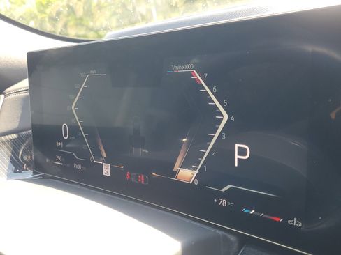 Used 2025 BMW X6 xDrive40i w/ Premium Package image 24