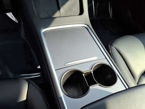 Used 2023 Tesla Model 3 Standard Range RWD image 9