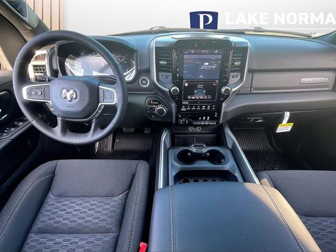 New 2026 RAM 1500 4x4 Crew Cab image 10