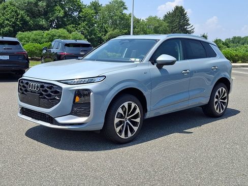 New 2026 Audi Q3 quattro 2.0T AWD/4WD image 5