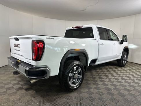 Used 2025 GMC Sierra 2500 SLE w/ SLE Value Package; image 3