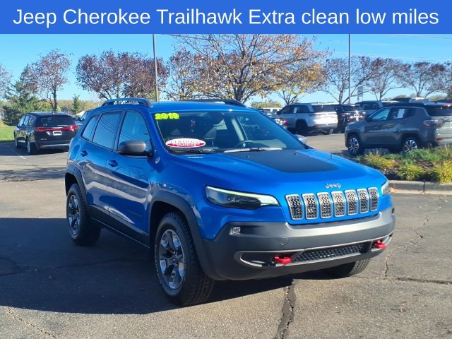 Used 2019 Jeep Cherokee Trailhawk w/ Comfort/Convenience Group AWD/4WD image 3