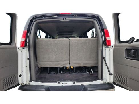 Used 2020 Chevrolet Express 3500 LT w/ LT Preferred Equipment Group image 4