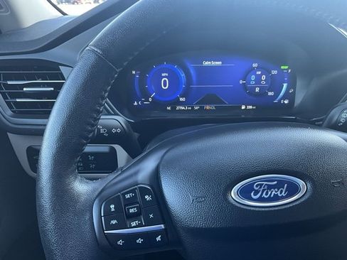 Used 2020 Ford Escape Titanium image 8