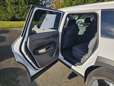 New 2026 Kia EV9 Wind image 22