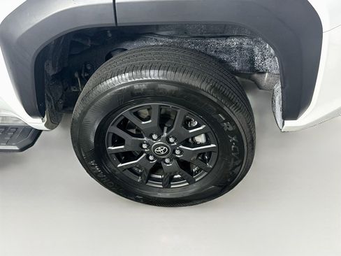 Used 2025 Toyota 4Runner SR5 AWD/4WD image 11