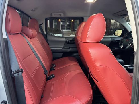 Used 2016 Toyota Tacoma SR RWD image 18