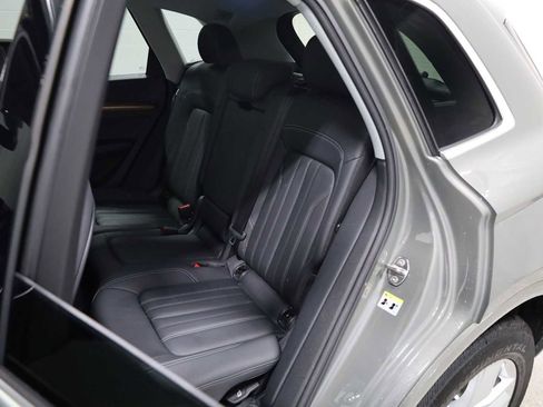 Used 2023 Audi Q5 2.0T Premium w/ Convenience Package image 32
