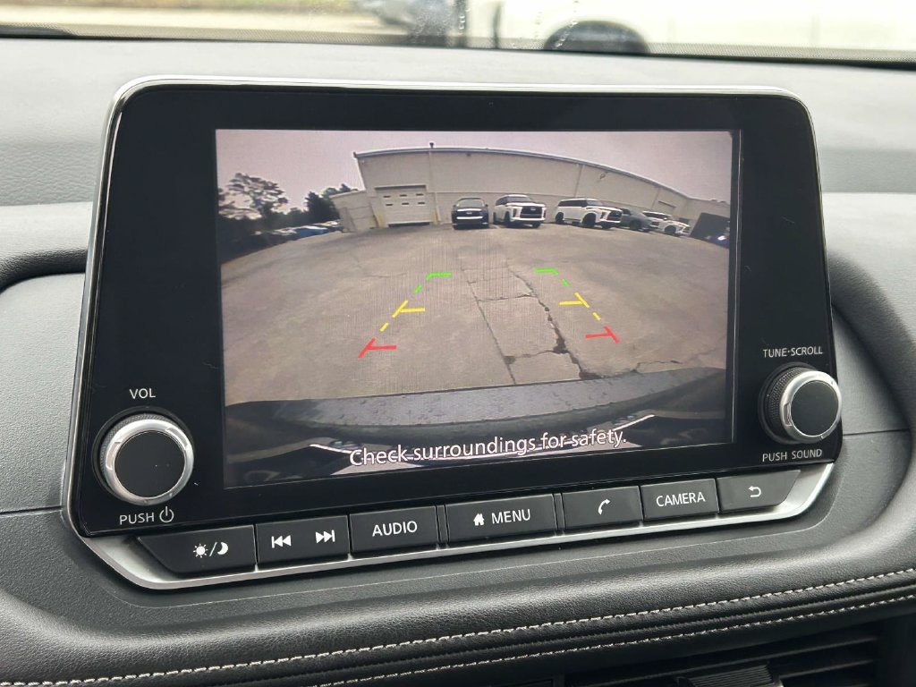 Used 2025 Nissan Rogue SV AWD/4WD image 27
