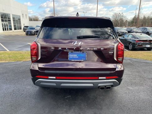 Certified 2023 Hyundai Palisade SE image 5