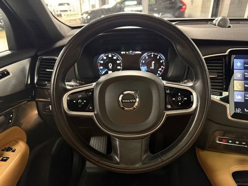 Used 2018 Volvo XC90 T6 Momentum w/ Convenience Package AWD/4WD image 12