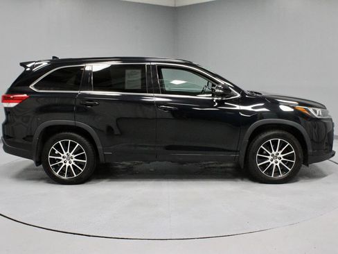 Used 2018 Toyota Highlander SE AWD/4WD image 13