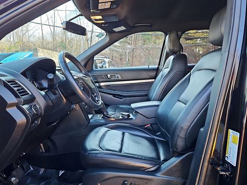 Used 2019 Ford Explorer XLT w/ Equipment Group 202A image 14
