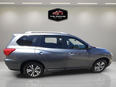 Used 2017 Nissan Pathfinder SV w/ SV Cold Weather Package AWD/4WD image 7