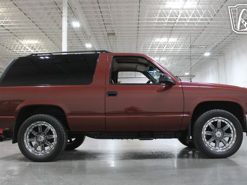 Used 1998 Chevrolet Tahoe 4WD 2-Door w/ Preferred Equipment Group 2 image 29
