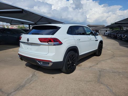 Used 2022 Volkswagen Atlas Cross Sport SE image 3