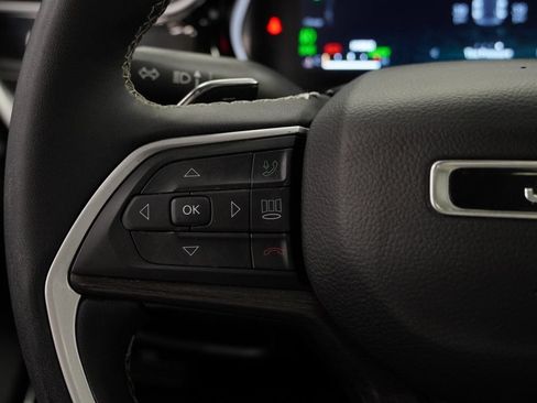 Certified 2022 Jeep Grand Cherokee Limited 4xe w/ Luxury Tech Group II AWD/4WD image 40