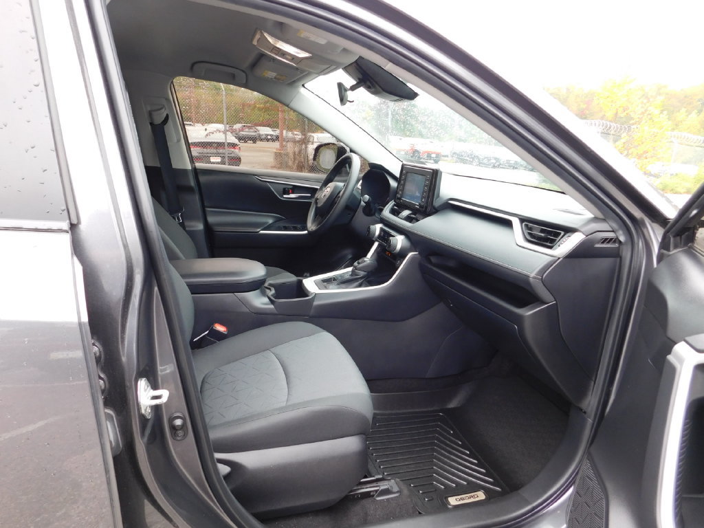 Used 2022 Toyota RAV4 XLE AWD/4WD image 10