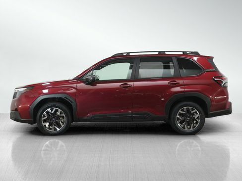 Used 2025 Subaru Forester Premium AWD/4WD image 2