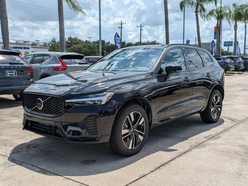 New 2026 Volvo XC60 T8 Core image 8