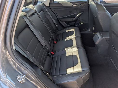 Used 2024 Volkswagen Jetta SE image 5