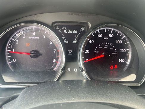 Used 2016 Nissan Versa FWD image 4