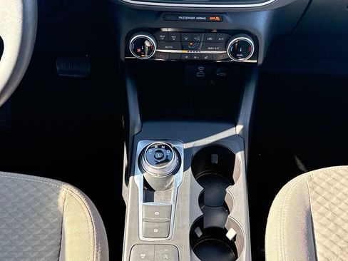 Certified 2022 Ford Escape SE w/ SE Sport Appearance Package image 14