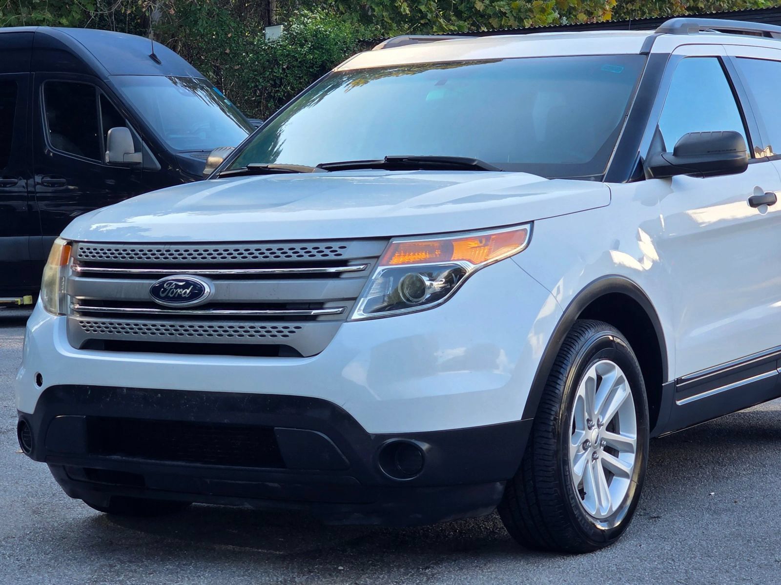 Used 2015 Ford Explorer 4WD image 2