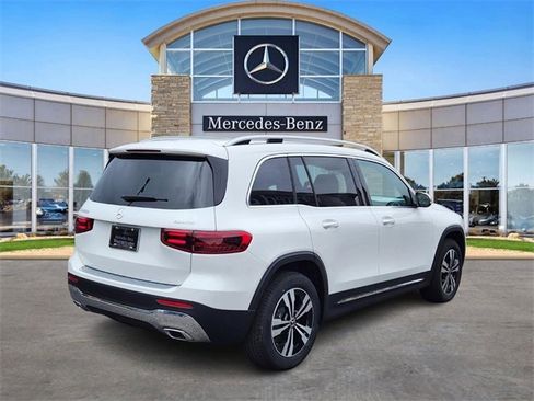 Certified 2025 Mercedes-Benz GLB 250 4MATIC image 4