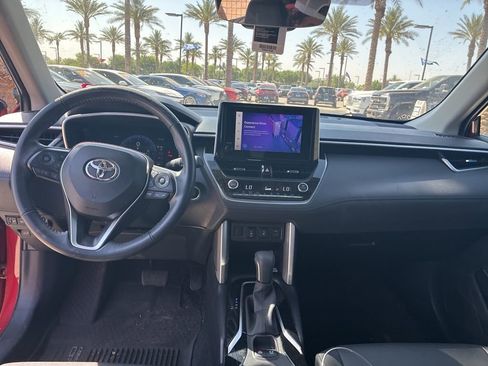 Used 2023 Toyota Corolla Cross XLE w/ Convenience Package image 10