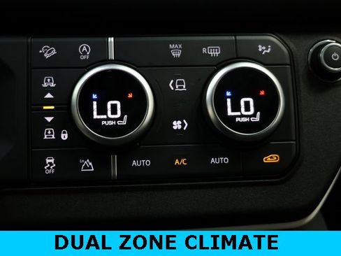 Used 2023 Land Rover Defender 110 SE image 36