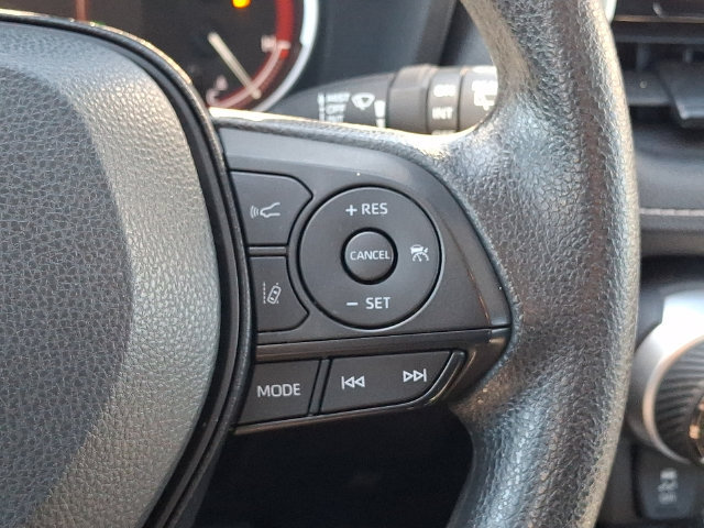 Used 2025 Toyota RAV4 XLE FWD image 21