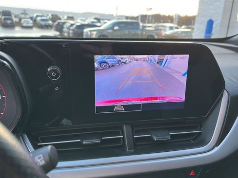 Used 2024 Chevrolet Trax RS w/ Sunroof Package image 30