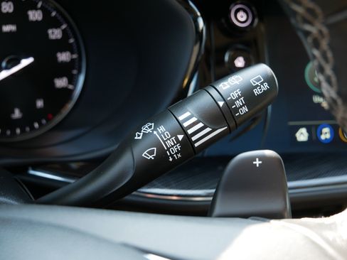 Used 2023 Buick Envision Essence w/ Technology Package I image 26