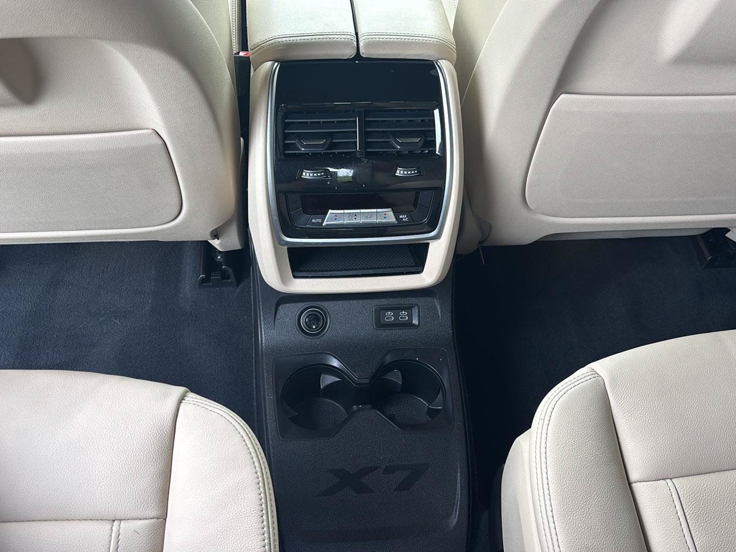Used 2022 BMW X7 xDrive40i w/ Premium Package AWD/4WD image 29