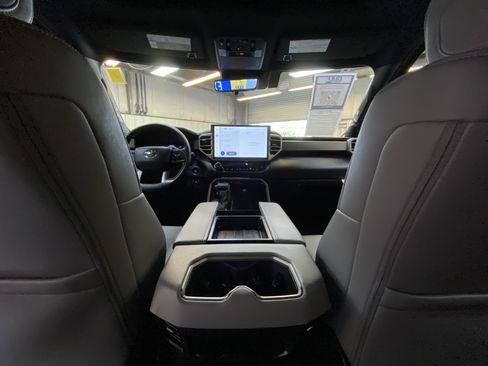 Used 2025 Toyota Tundra Limited image 21