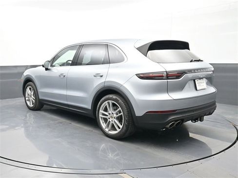 Used 2020 Porsche Cayenne S image 3