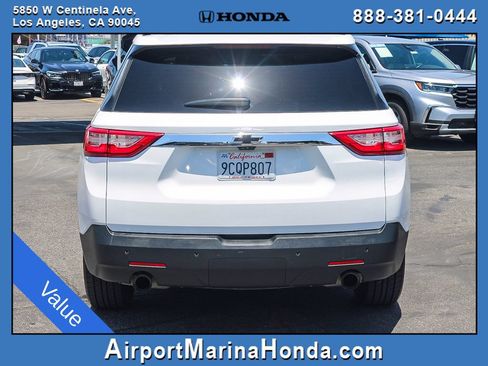 Used 2018 Chevrolet Traverse LT w/ LPO, Black Accent Package AWD/4WD image 7