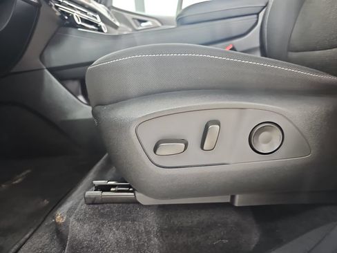 Certified 2024 Chevrolet Traverse LT AWD/4WD image 37