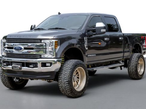 Used 2019 Ford F250 Lariat w/ Lariat Ultimate Package AWD/4WD image 4